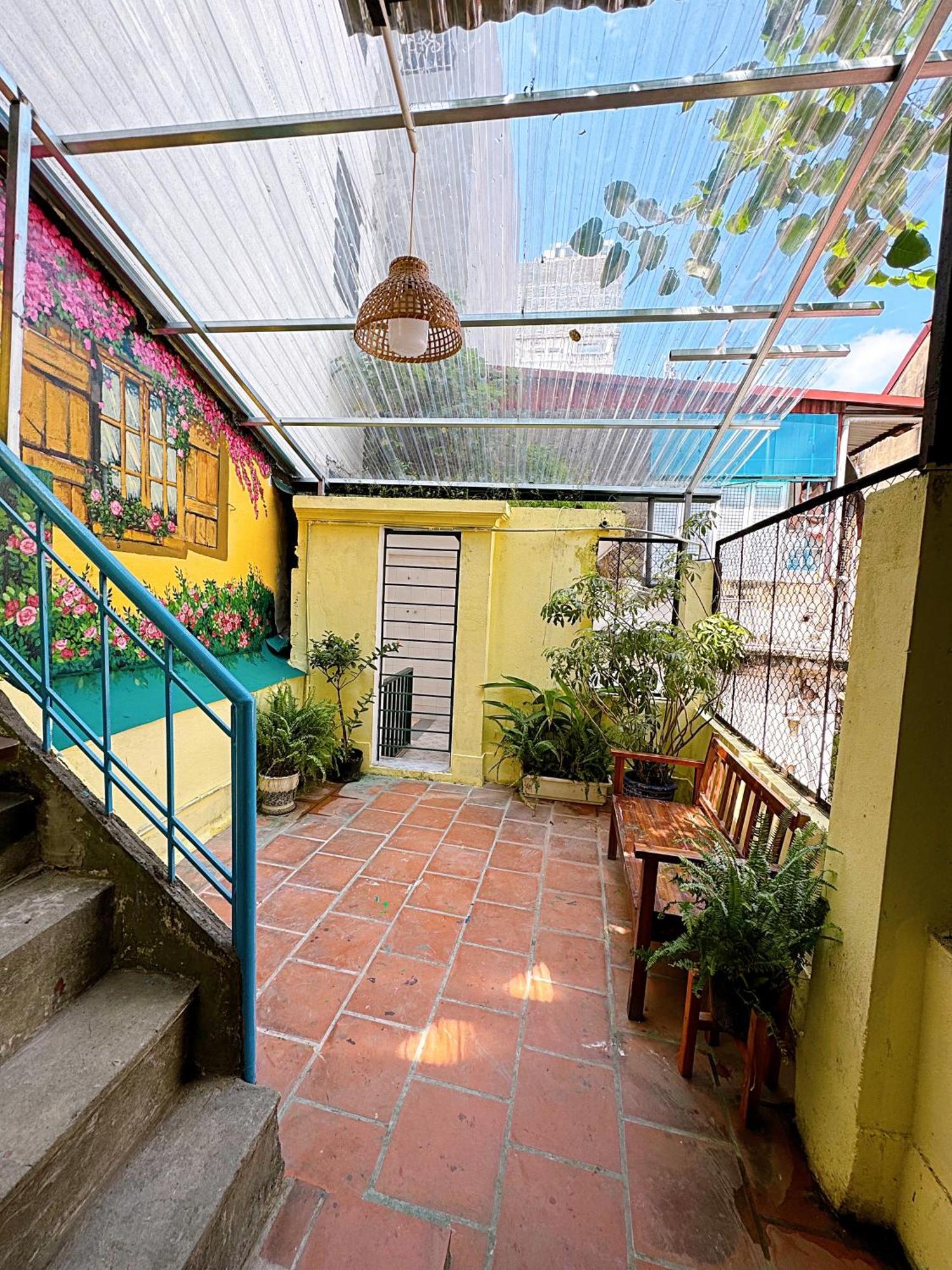 Homestay And Eggcoffee Central Hanoi Old Quarter Exterior photo