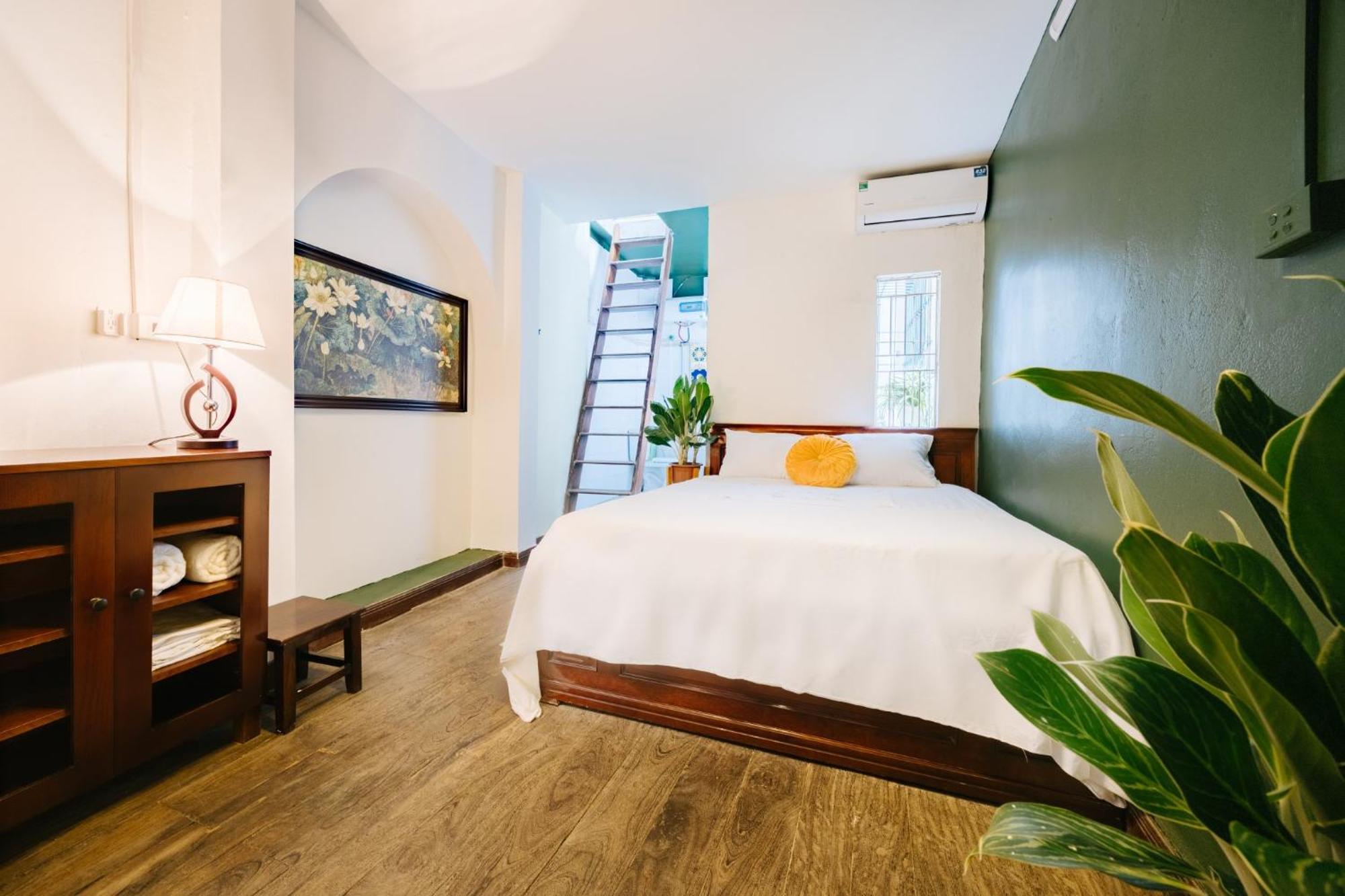 Homestay And Eggcoffee Central Hanoi Old Quarter Exterior photo